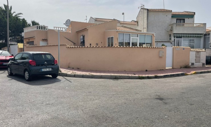 2. Town house - Sale - Orihuela Costa - La Florida