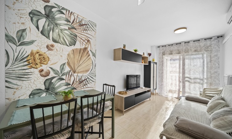 Apartamento - Sale - Torrevieja - Centro