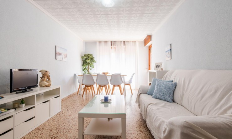 Apartamento - Sale - Torrevieja - Playa de los Naufragos