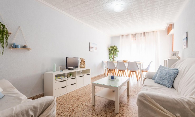 Apartamento - Sale - Torrevieja - Playa de los Naufragos
