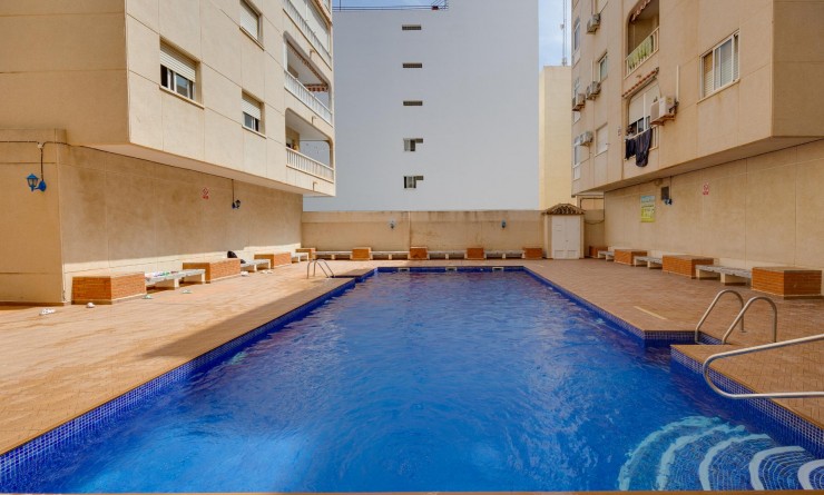 Apartamento - Sale - Torrevieja - Playa del Acequión