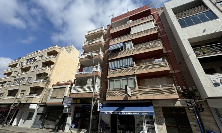 Apartment - Sale - Torrevieja - torrevieja
