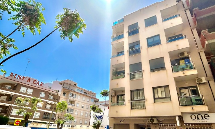 Apartment - Sale - Torrevieja - torrevieja