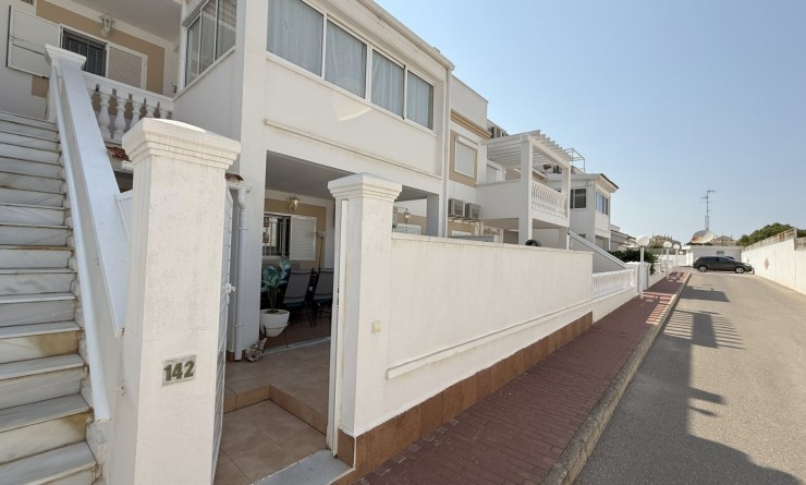 Appartement - Wederverkoop - Orihuela Costa - La Zenia