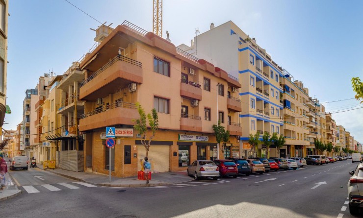 Appartement - Wederverkoop - Torrevieja - Centro - Muelle Pesquero