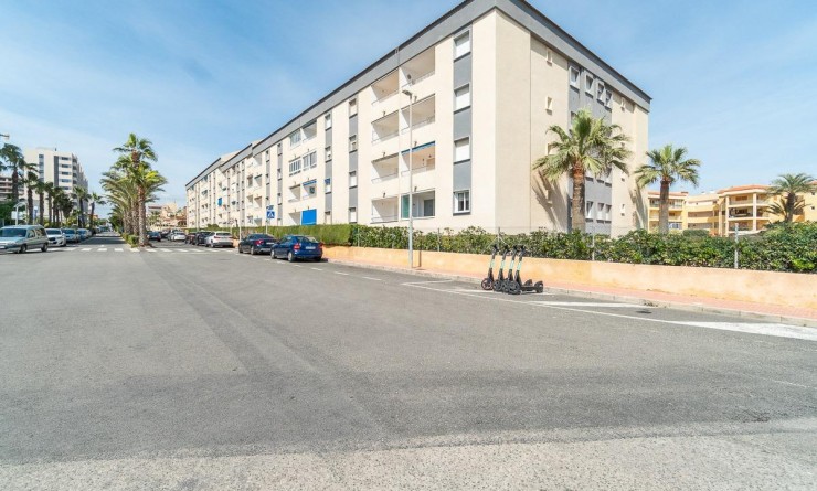 Appartement - Wederverkoop - Torrevieja - Rocio del mar