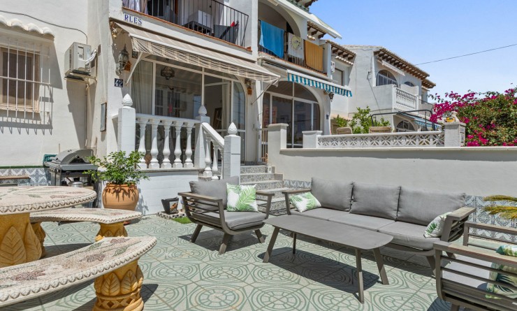 Bungalow - Sale - Torrevieja - Lago jardin