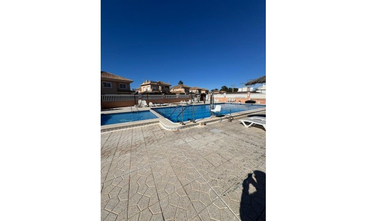 Bungalow - Wederverkoop - Torrevieja - Punta prima