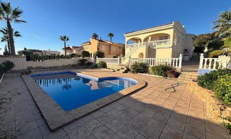 Detached House / Villa - Wederverkoop - Ciudad Quesada - La Fiesta