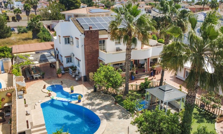 Detached villa - Wederverkoop - Ciudad Quesada - 