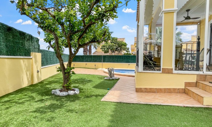 Detached villa - Wederverkoop - Orihuela Costa - Los Dolses