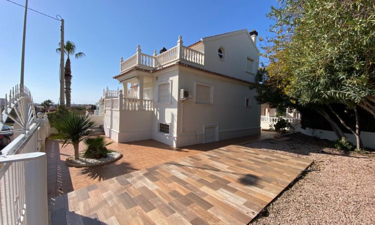 Detached villa - Wederverkoop - Torrevieja - torrevieja