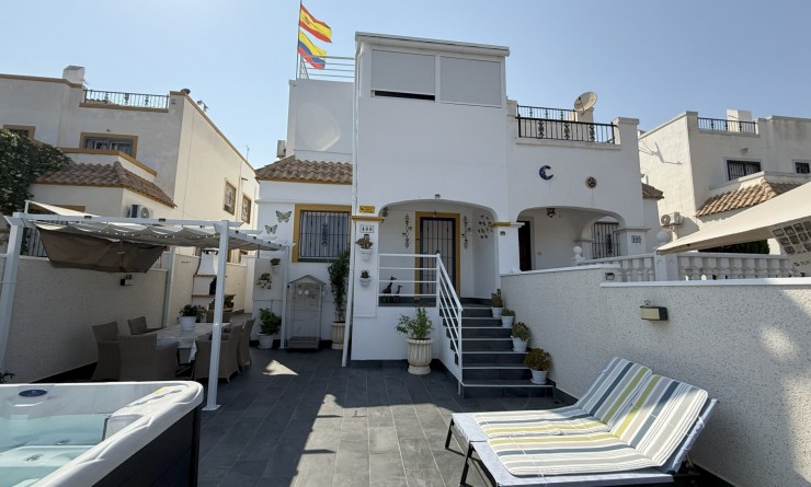 House - Wederverkoop - Orihuela Costa - La Zenia