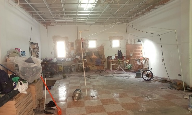 Local - Sale - La Nucía - La Nucía