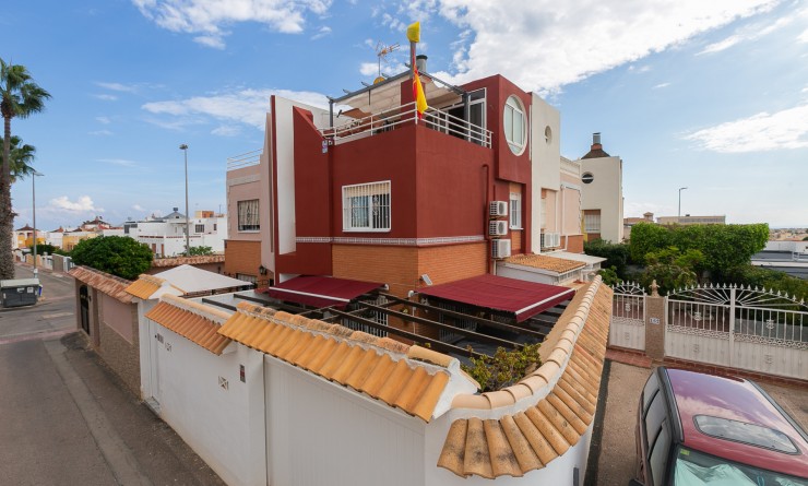 Semi Detached Villa - Sale - Los Altos - Los Altos
