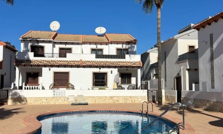Semi-detached Villa - Sale - Villamartín - Villamartín