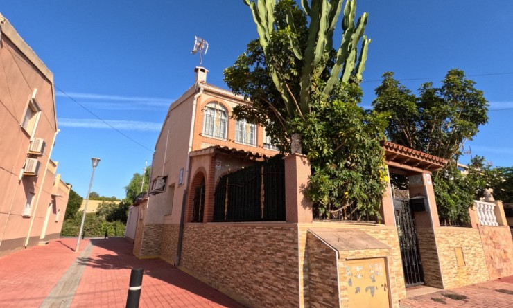 Terraced house / Townhouse - Wederverkoop - Torrevieja - El Acequión - Los Náufragos