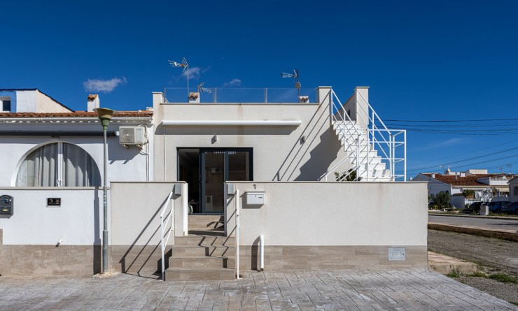 Town House - Wederverkoop - Torrevieja - Urbanización San Luis