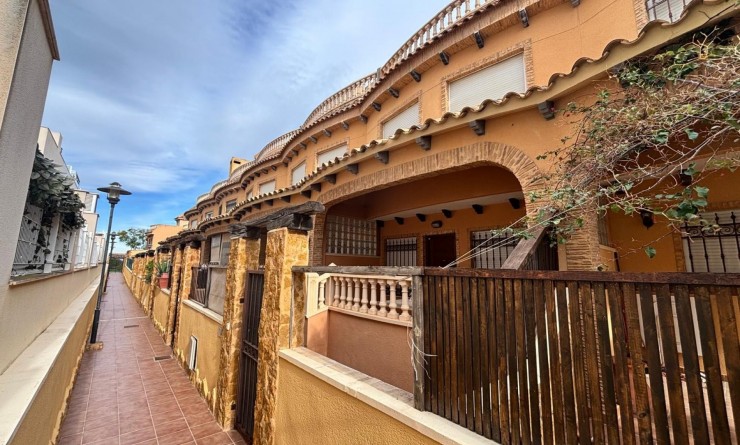 Townhouse - Sale - Guardamar del Segura - Urbanizaciones