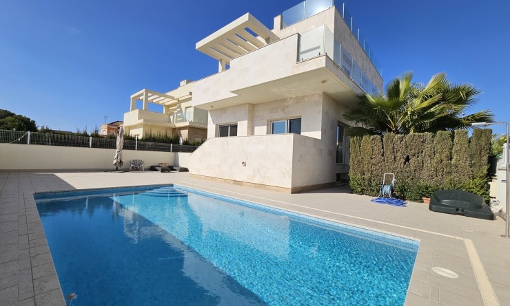 Villa - Sale - La Zenia - 