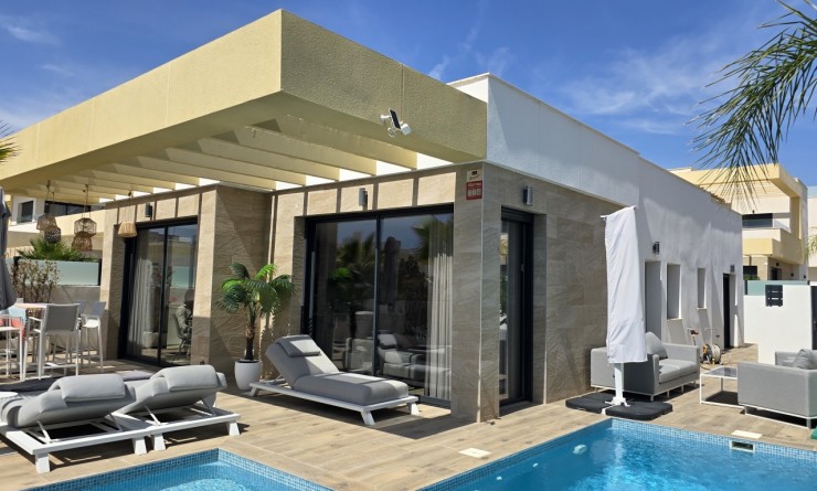 Villa - Sale - Los Montesinos - Los Montesinos