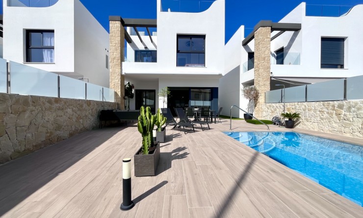 Villa - Sale - Punta Prima - 