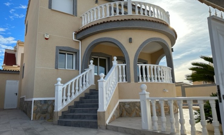 Villa - Sale - Rojales - 