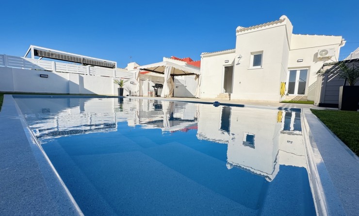 Villa - Sale - Torrevieja - torrevieja