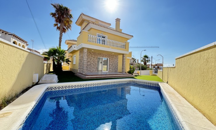 Villa - Sale - Villamartín - Villamartín