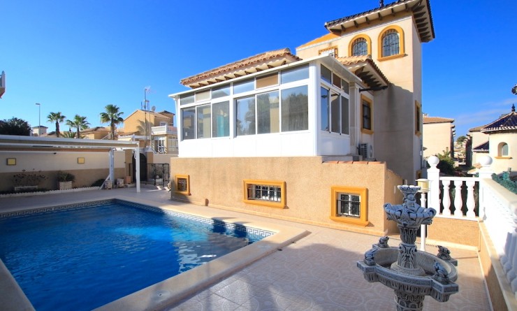 Villa - Sale - Villamartín - Villamartín