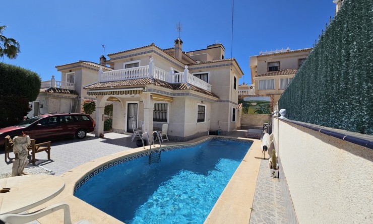 Villa - Sale - Villamartín - Villamartín