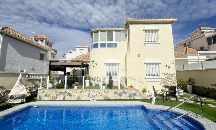 Villa - Sale - Villamartín - Villamartín