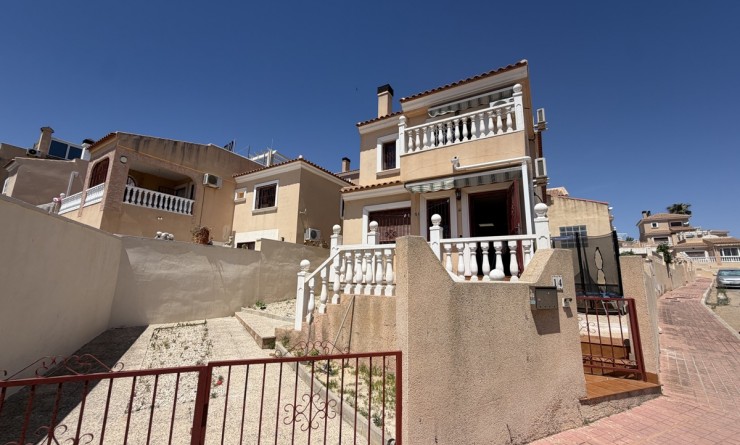 Villa - Sale - Villamartín - Villamartín
