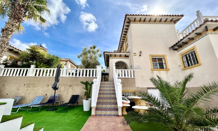 Villa - Sale - Villamartín - Villamartín