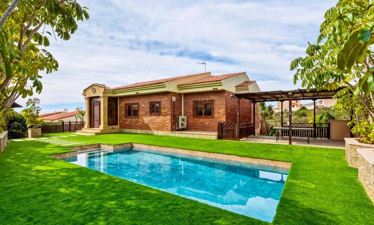 Villa - Wederverkoop - La Nucía - La Nucía