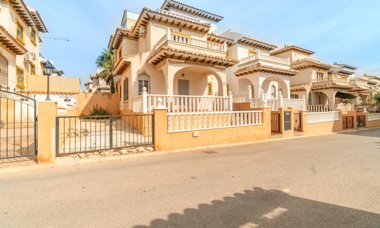 Villa - Wederverkoop - Orihuela Costa - Los Dolses