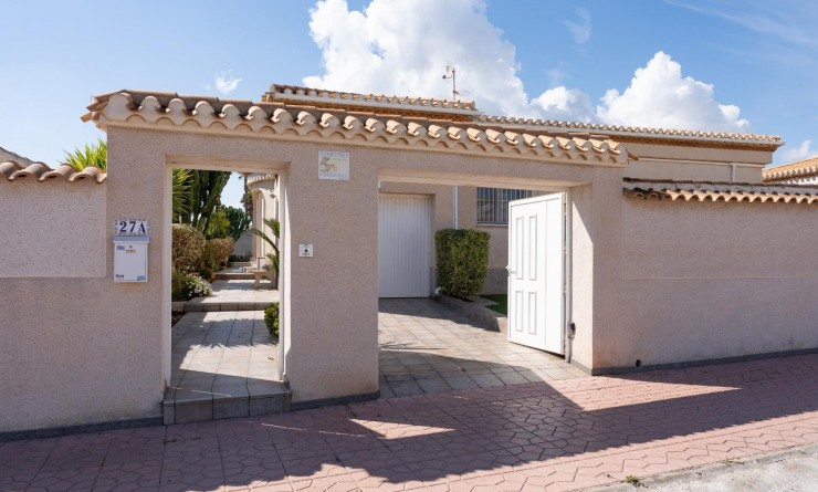 Villa - Wederverkoop - Orihuela Costa - Playa Flamenca