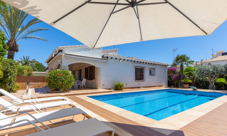 Villa - Wederverkoop - Orihuela - Orihuela Costa