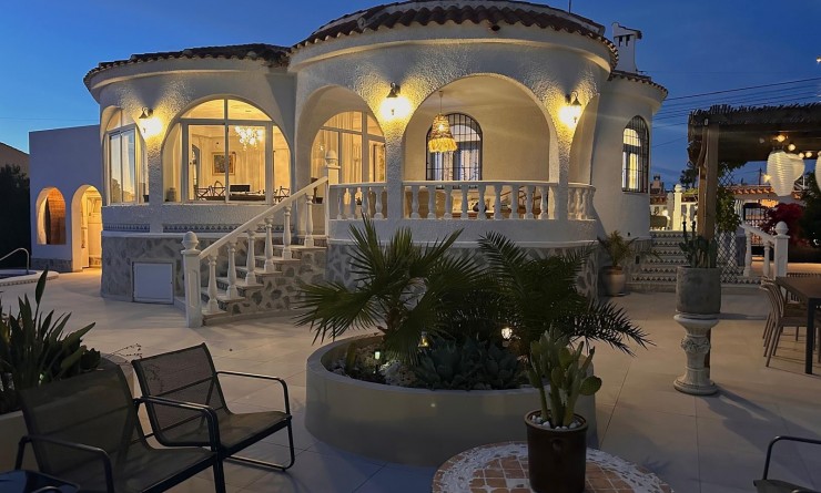 Villa - Wederverkoop - Torrevieja - Costa Blanca Sur