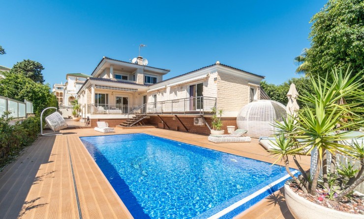 Villa - Wederverkoop - Torrevieja - Torre la mata