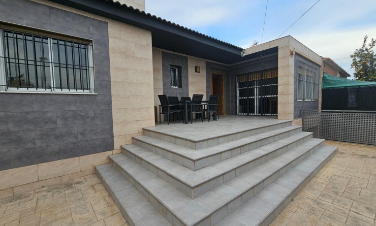 Villa - Wederverkoop - Torrevieja - Torrevieja