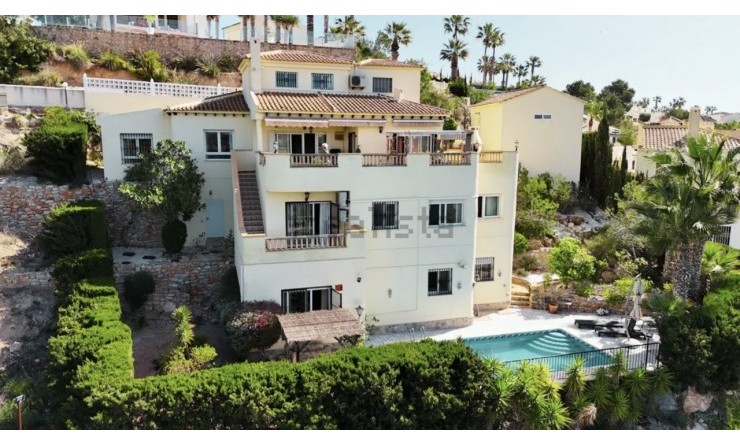 Villa - Wederverkoop - Villamartín - Villamartín