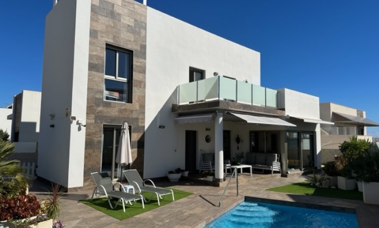 Villa - Wederverkoop - Villamartín - 