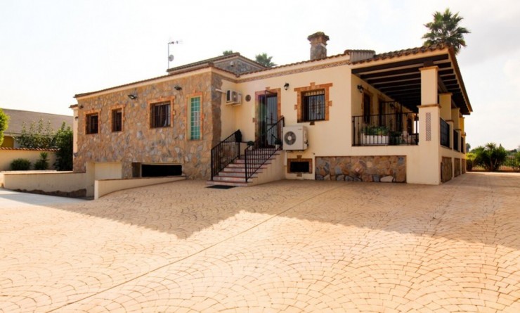 Sale - Villa - Bigastro