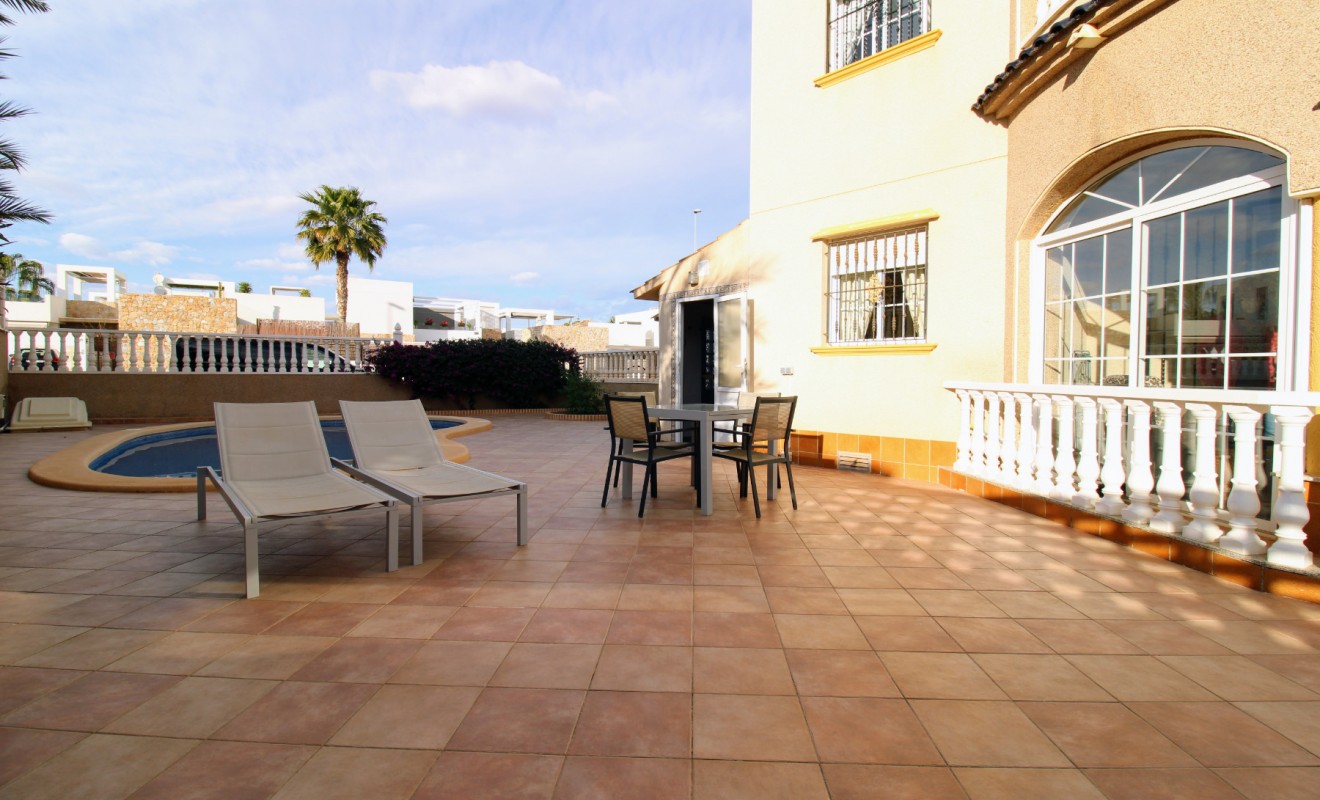 Sale - Apartment - Ground Floor Apartment - Orihuela Costa - Cabo Roig
