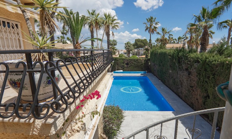 Revente - Villa - Villamartín - Avenida Las Brisas Villamartin