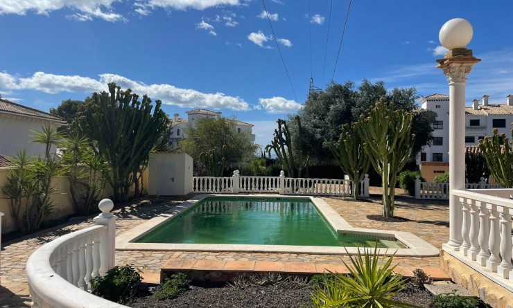 Sale - Villa - Orihuela Costa - Villamartín