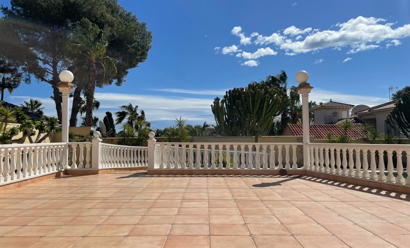 Sale - Villa - Orihuela Costa - Villamartín