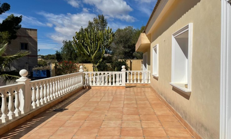 Sale - Villa - Orihuela Costa - Villamartín