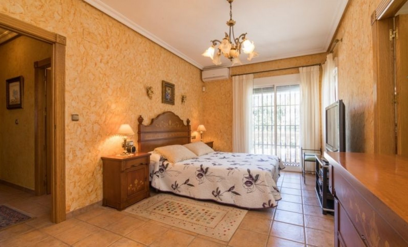 Sale - Villa - Crevillente